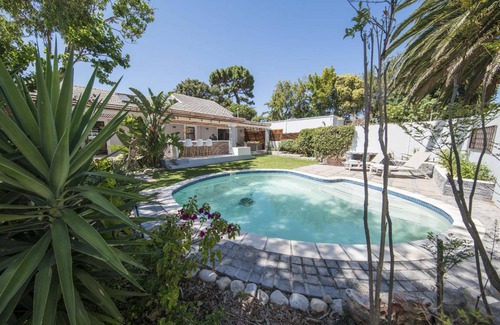 Plumstead House | 220 m² House ∙ 3 bedrooms ∙ 8 guests
