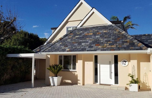 Lakeside House | 220 m² House ∙ 3 bedrooms ∙ 6 guests