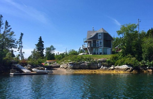 Halifax County House | 220 m² House ∙ 4 bedrooms ∙ 11 guests