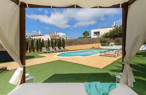 Puig Manya House | 220 m² House ∙ 4 bedrooms ∙ 8 guests
