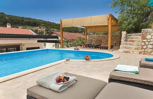 Zaton House | 220 m² House ∙ 5 bedrooms ∙ 12 guests