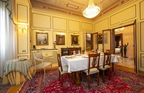 Desenzano del Garda Villa | 220 m² Villa ∙ 5 bedrooms ∙ 8 guests