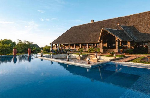 Mto wa Mbu Cabin | 220 m² Lodge ∙ 2 bedrooms ∙ 127 guests