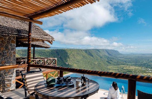 Mto wa Mbu Cabin | 220 m² Lodge ∙ 2 bedrooms ∙ 127 guests