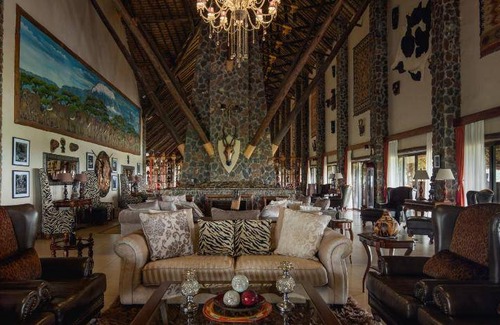 Mto wa Mbu Cabin | 220 m² Lodge ∙ 2 bedrooms ∙ 127 guests