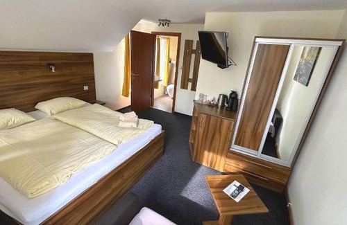 Krasna Lipa Cabin | 220 m² Lodge ∙ 4 bedrooms ∙ 12 guests