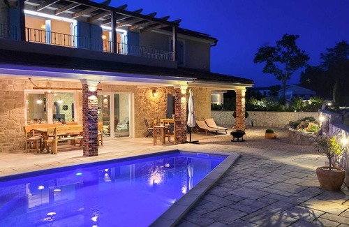 Milohnici Villa | 220 m² Villa ∙ 4 bedrooms ∙ 8 guests