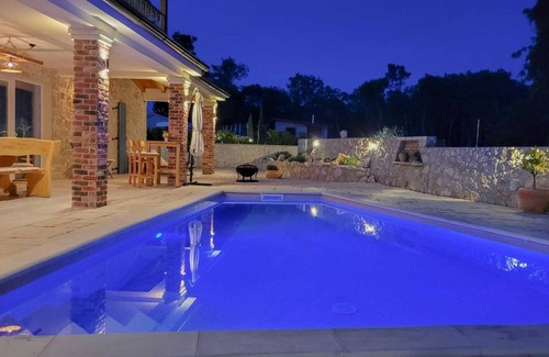 Milohnici Villa | 220 m² Villa ∙ 4 bedrooms ∙ 8 guests