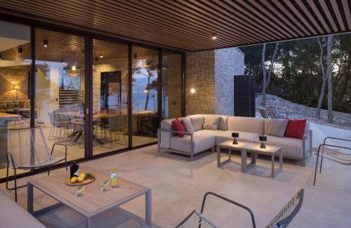 Sutivan Villa | 220 m² Villa ∙ 4 bedrooms ∙ 8 guests