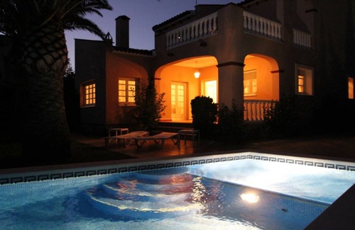 Miami Platja Villa | 220 m² Villa ∙ 4 bedrooms ∙ 8 guests