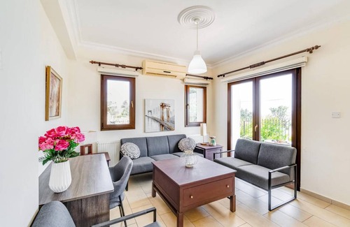 Droushia Villa | 220 m² Villa ∙ 5 bedrooms ∙ 10 guests