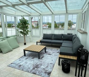 Friedrichsfeld Apartment | 220 qm Penthouse Wohnung mit Fahrstuhl - ohne SPA