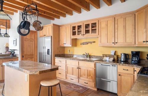 Arroyo Seco House | 2200 sq ft, 2-BR, 2-Bath townhouse, hot tub, double-living rooms, cook's kitchen, cedar deck, garden