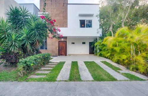 Villa Juarez House | 222 m² House ∙ 3 bedrooms ∙ 8 guests