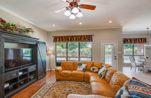 Stephenville House | 222 m² House ∙ 4 bedrooms ∙ 8 guests