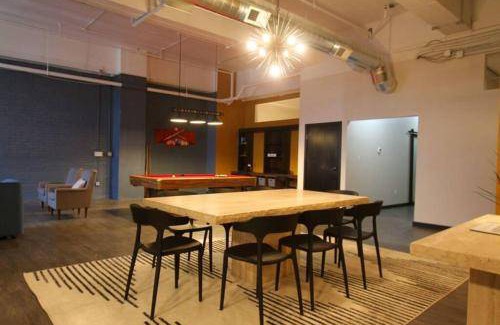 North Oakland Apartment | 223 m² Apartment ∙ 3 bedrooms ∙ 12 guests