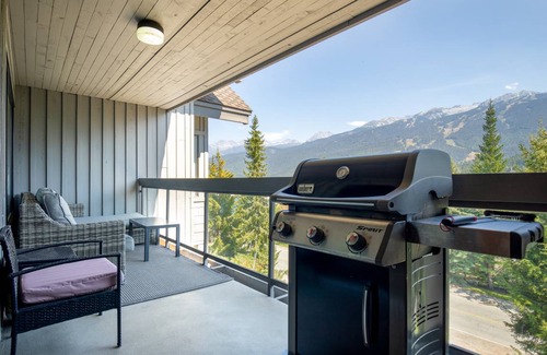 Blueberry Hill Condo | 223 m² Condo ∙ 4 bedrooms ∙ 10 guests