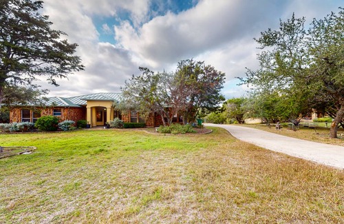 Dripping Springs House | 223 m² House ∙ 4 bedrooms ∙ 8 guests