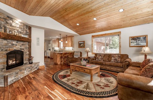 West Yellowstone House | 223 m² House ∙ 3 bedrooms ∙ 12 guests