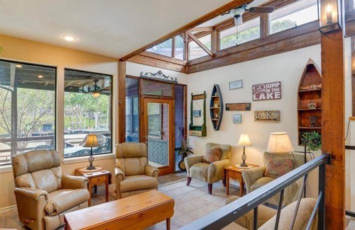 McQueeney House | 223 m² House ∙ 3 bedrooms ∙ 8 guests