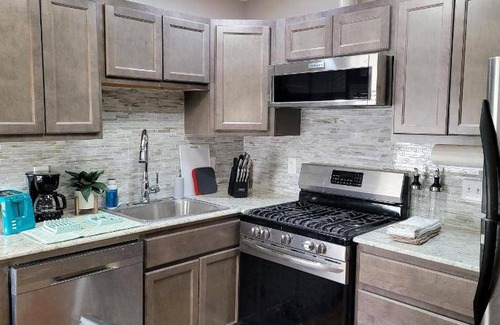 Cheektowaga House | 223 m² House ∙ 5 bedrooms ∙ 11 guests
