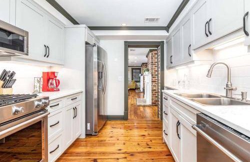Savannah Victorian District House | 223 m² House ∙ 4 bedrooms ∙ 12 guests