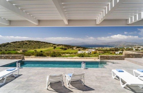 Paros Villa | 224 m² Villa ∙ 5 bedrooms ∙ 10 guests