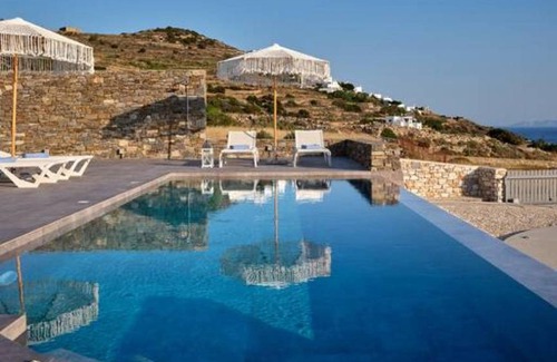 Paros Villa | 224 m² Villa ∙ 5 bedrooms ∙ 10 guests