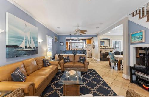 Wildwood House | 225 E Garfield Ave