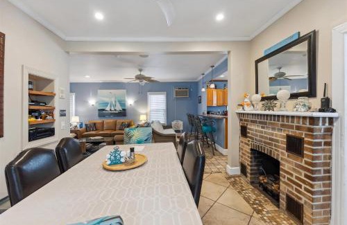 Wildwood House | 225 E Garfield Ave