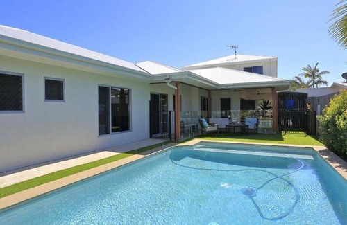 Bargara Bed & Breakfast | 225 m² Bed and breakfast ∙ 4 bedrooms ∙ 8 guests