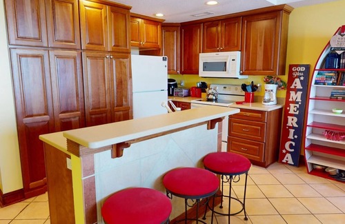 Tybee Island Condo | 225 The Vue-Ocean Views-Pet Friendly-Pools -Restaurant-Bar-Elevator