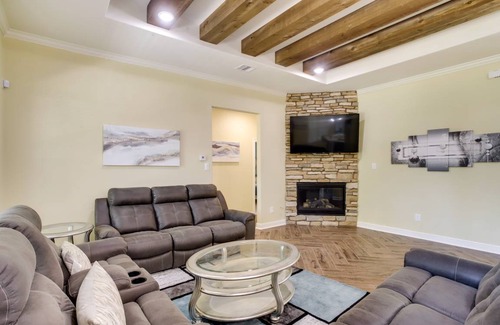Tomball House | 226 m² House ∙ 4 bedrooms ∙ 8 guests