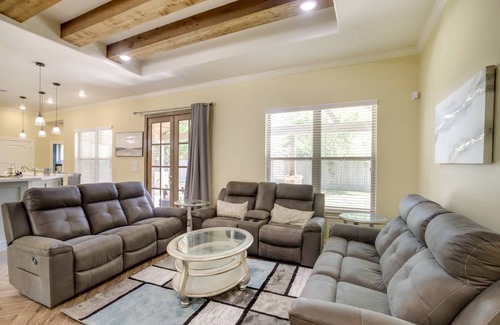 Tomball House | 226 m² House ∙ 4 bedrooms ∙ 8 guests