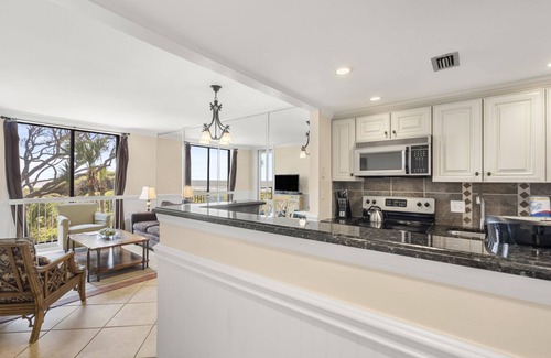 West Beach Village Condo | 2269 Shipwatch: 1BR Oceanfront/Oceanview Villa, Credit for Bikes/Beach Gear