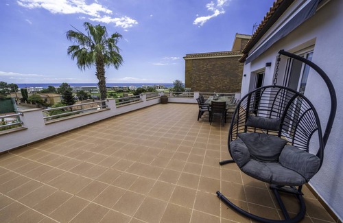 Santa Susanna Villa | 227 m² Villa ∙ 3 bedrooms ∙ 6 guests