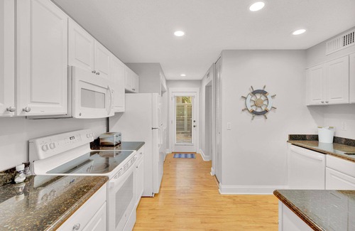Sea Pines House | 2284 Heritage Villas - 3 Bed 3 Bath Villa overlooking Harbour Town Golf Links in Sea Pines Resort!