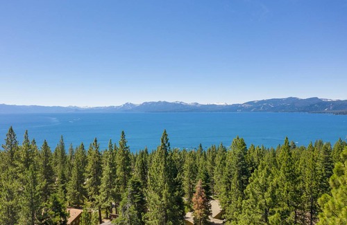 Lake Forest House | 229 m² House ∙ 5 bedrooms ∙ 10 guests