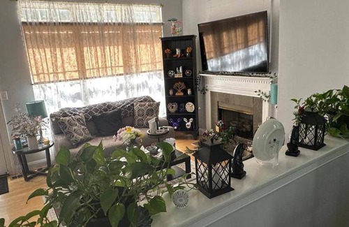 Manassas Park House | 229 m² House ∙ 2 bedrooms ∙ 2 guests