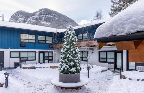 Banff Hotel | 23 m² Motel ∙ 127 guests