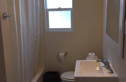 Lynwood Hotel | 23 m² Motel ∙ 2 guests