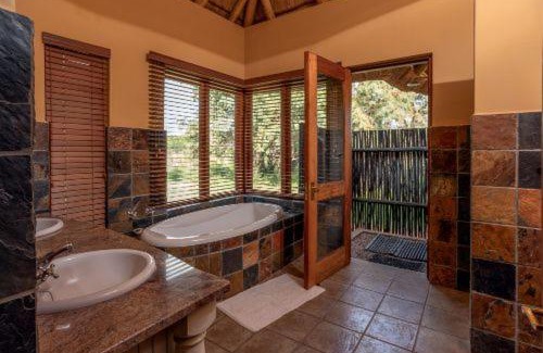 Leeupoort House | 23 Zebula - 4 Bedroom 14 Sleeper Home
