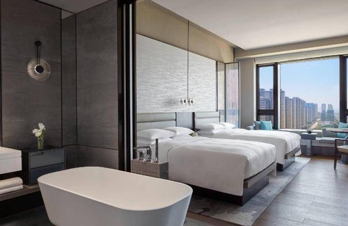 Optics Valley Hotel | 230 m² Hotel ∙ 3 bedrooms ∙ 6 guests