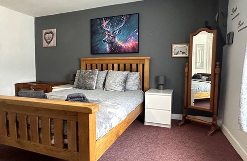 Llanidloes House | 230 m² House ∙ 2 bedrooms ∙ 7 guests