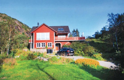 Svolvaer House | 230 m² House ∙ 4 bedrooms ∙ 8 guests
