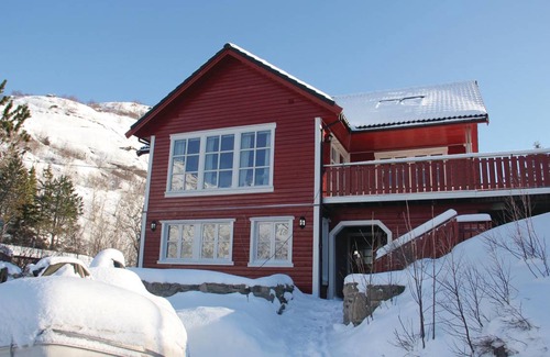 Svolvaer House | 230 m² House ∙ 4 bedrooms ∙ 8 guests