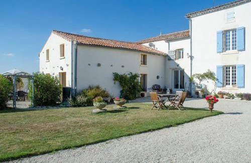 Vergne House | 230 m² House ∙ 6 bedrooms ∙ 12 guests