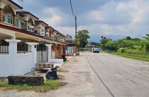 Simpang House | 230 m² House ∙ 4 bedrooms ∙ 10 guests