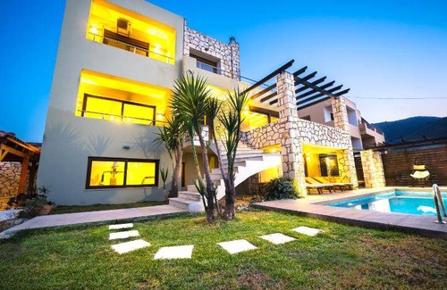 Megala Chorafia Villa | 230 m² Villa ∙ 3 bedrooms ∙ 6 guests