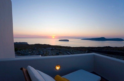 Akrotiri Villa | 230 m² Villa ∙ 5 bedrooms ∙ 10 guests